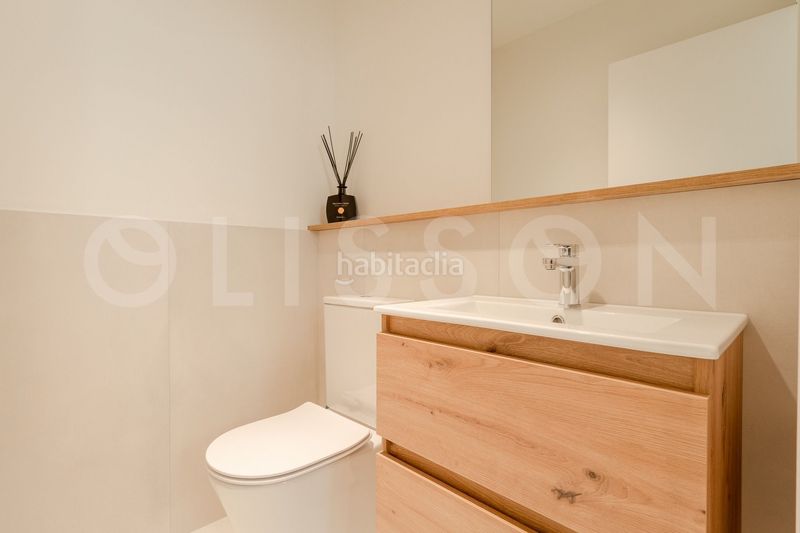 Foto ce8ca48f-2fe0-439d-8058-1dbf73e58dc2. Casa amb calefacció a Fuente del Berro Madrid