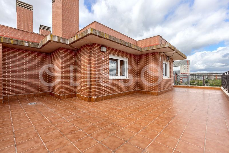 Foto 1c34edf9-5115-4347-b14f-1d7772112e89. Àtic amb calefacció piscina a Sanchinarro Madrid
