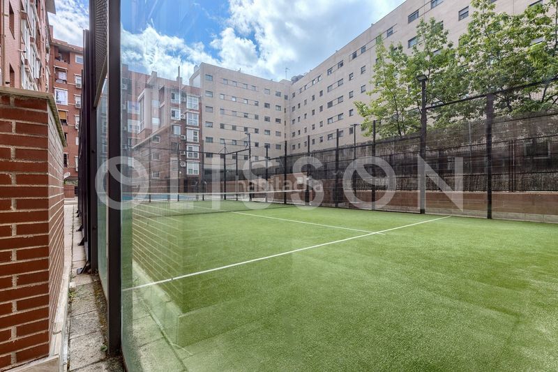 Foto a690a873-defc-44fe-b4fe-36816e5ea049. Àtic amb calefacció piscina a Sanchinarro Madrid