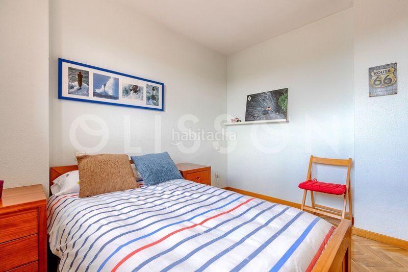 Foto ad96e4d8-c413-4137-87b6-3941a17d87bd. Àtic amb calefacció piscina a Sanchinarro Madrid
