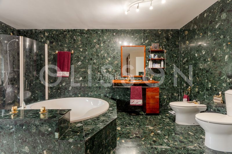 Foto d3acc97d-5b02-4473-9c67-0efbe0a4f6e2. Casa amb calefacció aparcament piscina a urbanización La Moraleja La Moraleja