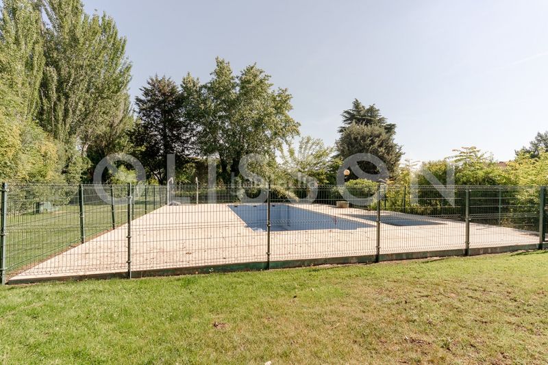 Foto 1bf16b51-2876-4ab6-88b3-17b320ae655b. Casa amb calefacció piscina a el soto de La Moraleja La Moraleja