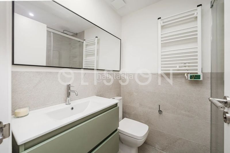 Foto c7d5edcf-d840-49ce-8ca7-e4feb5b0d4a2. Pis amb calefacció a Guindalera Madrid