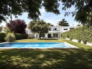 Haus in Urbanización La Moraleja. Chalet en la moraleja con vistas al golf