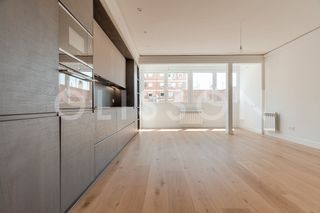 Etagenwohnung en Ibiza. Dise�o contempor�neo y luminosidad en una sexta planta