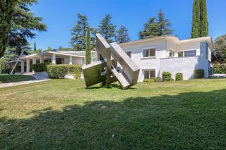 Miete Haus in Urbanización La Moraleja. Elegante villa de diseño en un entorno privilegiado