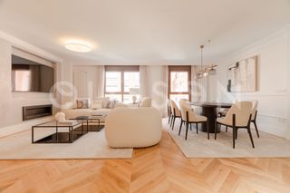 Flat in Castellana. Exclusividad y diseño en una elegante vivienda familiar