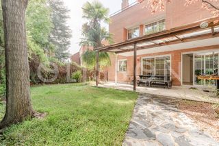 Rent House in El Soto de la Moraleja. Vivienda con jardín privado el soto de la moraleja