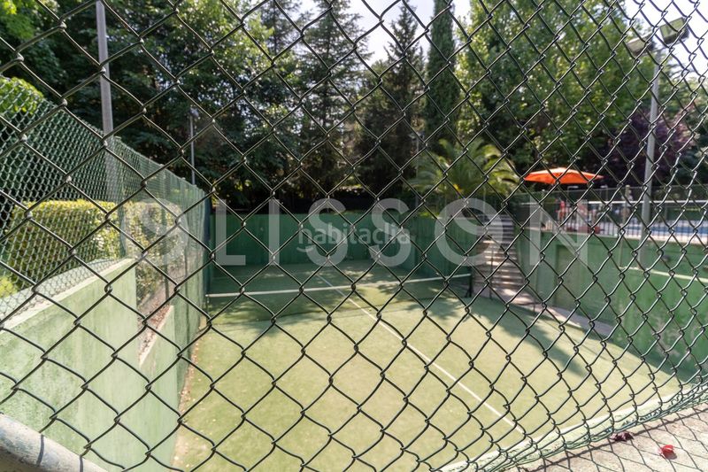Foto fd7b5cf9-015d-47b9-97a8-20bf1ba37b6b. Dúplex amb calefacció piscina a el soto de La Moraleja La Moraleja