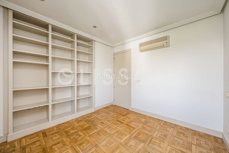 Foto f8adf750-6177-499c-8b60-a14c5dcf1f3f. Apartament a Nueva España Madrid