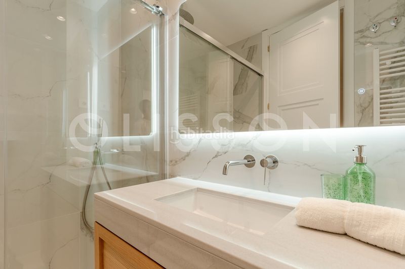 Foto 74c5fec1-9b56-440d-897e-7f9ddf5bc3ee. Apartament amb calefacció aparcament a Trafalgar Madrid