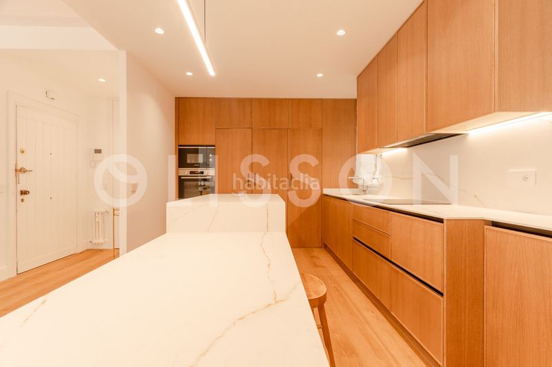 Foto ee48b6e9-e840-4611-93ff-a78e9e69f1ee. Apartament amb calefacció aparcament a Trafalgar Madrid