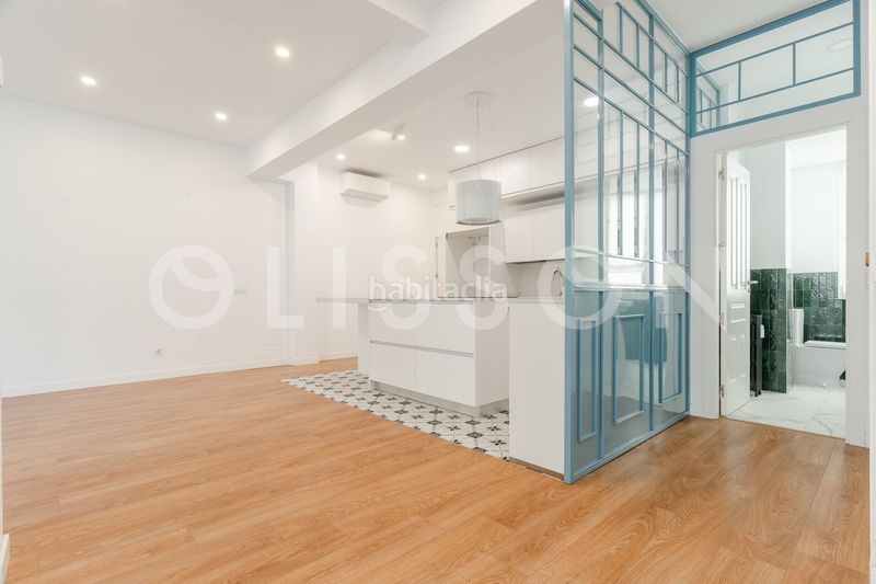 Foto 504dfbb2-d5d0-446c-9d16-836e70a64ce3. Pis amb calefacció a Argüelles Madrid