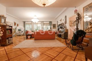 Lloguer Pis a Argüelles. Exclusiva vivienda terraza y garaje a reformar