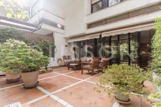 Reihenhaus in El Soto de la Moraleja. Adosado con gran terraza en el soto de la moraleja