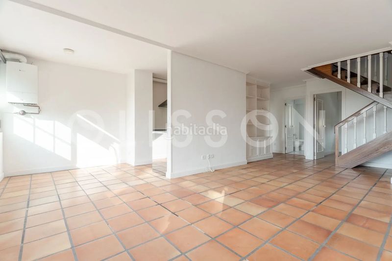 Foto b98d0081-c7e3-4921-b2c5-9cd18c28ede0. Àtic amb calefacció piscina a urbanización La Moraleja La Moraleja