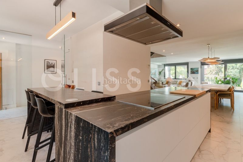 Foto b5aef035-9519-40ac-988e-7fb0e435831a. Casa adossada amb calefacció piscina a el soto de La Moraleja La Moraleja