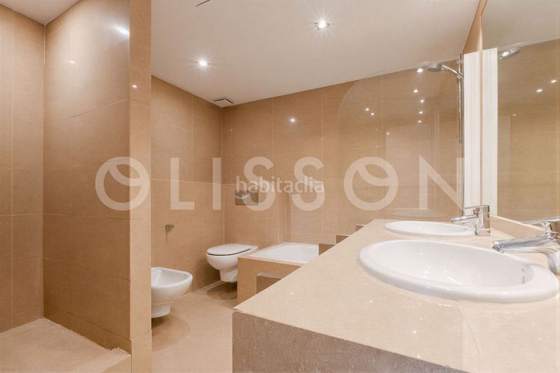 Foto f5a5ab83-dd98-4cf5-bd51-1d7363c84605. Casa adossada amb calefacció piscina a el soto de La Moraleja La Moraleja