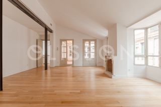 Rent Penthouse in Almagro. Espectacular vivienda en almagro super luminosa