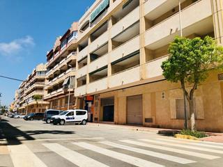 Oficina a Las Viñas. Se vende oficina con gran capacidad en guardamar