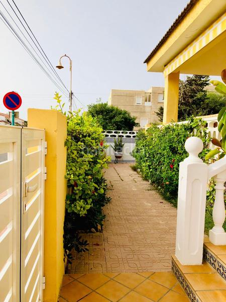 Foto 04d3d9ef-5101-4071-9421-03d4e2ca1606. Xalet amb aparcament piscina a Guardamar Playa Guardamar del Segura