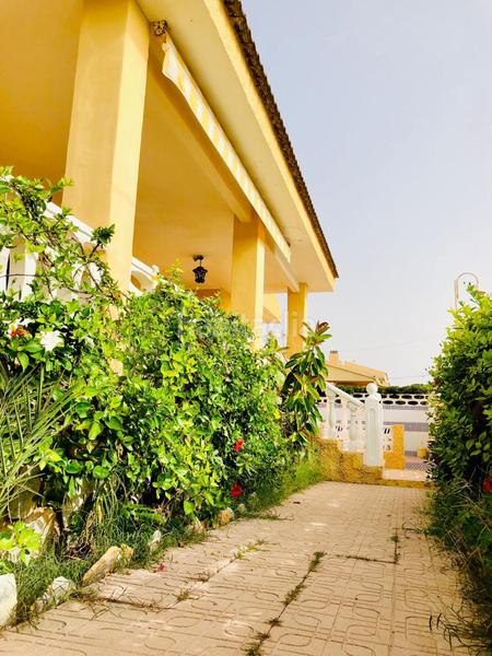 Foto 795fedd9-1e73-45c2-aa26-30b6e270cbf9. Xalet amb aparcament piscina a Guardamar Playa Guardamar del Segura