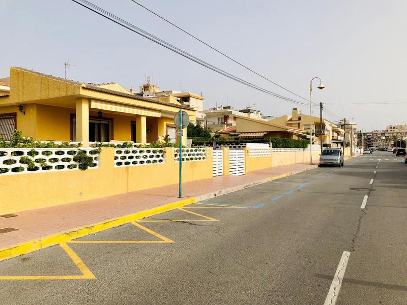 Foto 81469b0e-5814-4fcf-a96b-9efce183928b. Xalet amb aparcament piscina a Guardamar Playa Guardamar del Segura