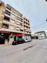 Apartment in Pueblo. Enorme piso en la principal avenida de guardamar con más de 180m