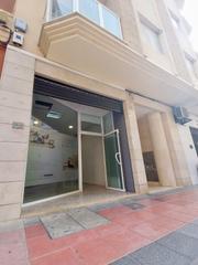Local Comercial a Pueblo. Se vende local comercial diafano en zona plaza de mercadona.