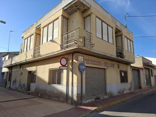 Maison à San Fulgencio. Casa céntrica con casi 300 m2 en el centro de san fulgencio.