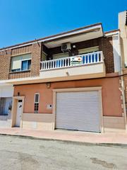 Maison à Puerto Deportivo. Bonita casa de pueblo con orientación sur y planta baja de gran