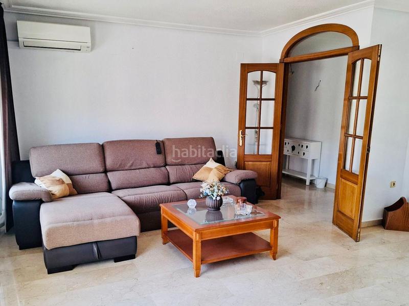 Foto 21e3e5b7-2d39-4595-abe2-426f21b6ca12. Casa amb calefacció aparcament a Puerto Deportivo Guardamar del Segura