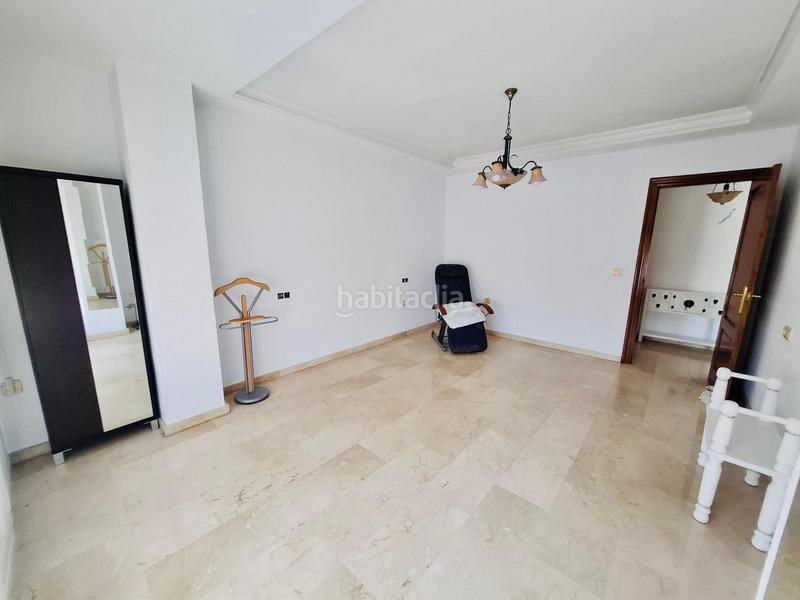 Foto c2d4f165-cbfc-4ef7-b3ff-dbdb0e711056. Casa amb calefacció aparcament a Puerto Deportivo Guardamar del Segura