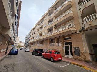 Piccolo appartamento  Rodrigo de triana 3. Apartamento en muy buen estado en guardamar junto al pinar.
