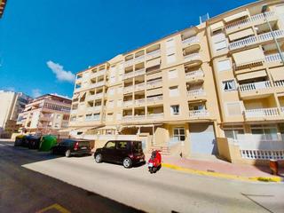 Appartement à Pueblo. Luminoso apartamento con orientación sur y piscina comunitaria.