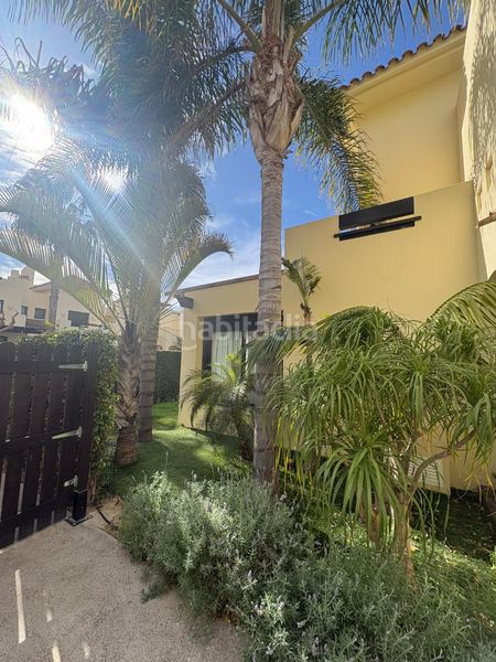 Foto c5ddb509-f095-4ac9-aa5e-190ce47eb532. Casa pareada en calle bergantin Roda 71 exclusivo pareado de 3 dormitorios en Roda golf en San Javier