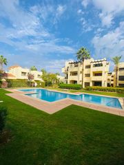 Rez-de-chaussée à Avenida del golf 180. Exclusiva planta baja en roda golf de 2 dormitorios con vistas a