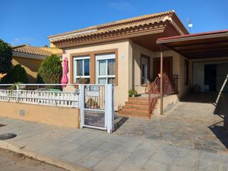 Maison en Diseminado meroos 175. Magnfica casa de campo con jardn privado y comunitario, a tan