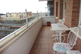 Location Appartement  Carrer de bordeus. Gran piso cerca universidades ideal estudiantes