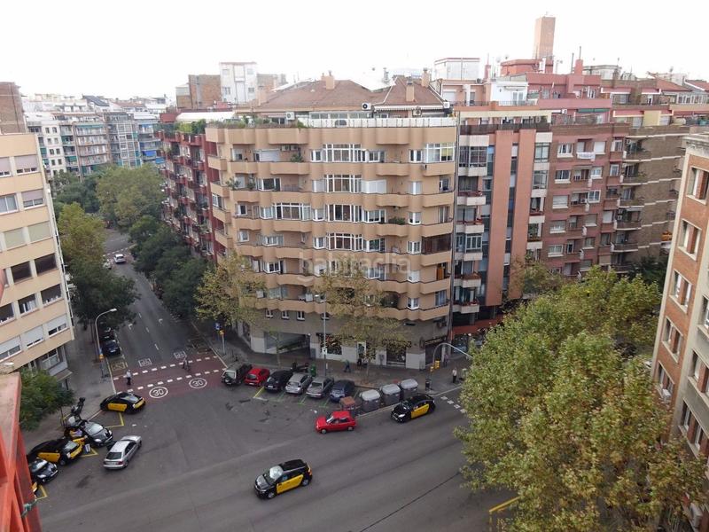 Foto bbb853e9-b546-4168-be0d-c34e25400e49. Alquiler ático  en les corts. ideal estudiantes en Barcelona