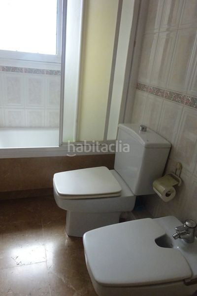 Foto 29735bad-905b-4b21-9632-a940abb61873. Casa adossada amb xemeneia calefacció aparcament piscina a Barcelona