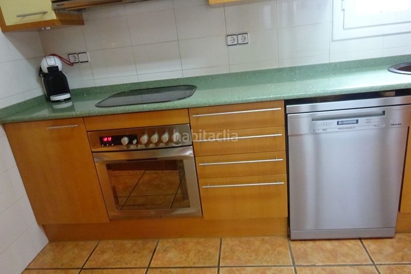 Foto 2a6a802e-cc65-4052-a559-52bdc7fc3620. Casa adossada amb xemeneia calefacció aparcament piscina a Barcelona