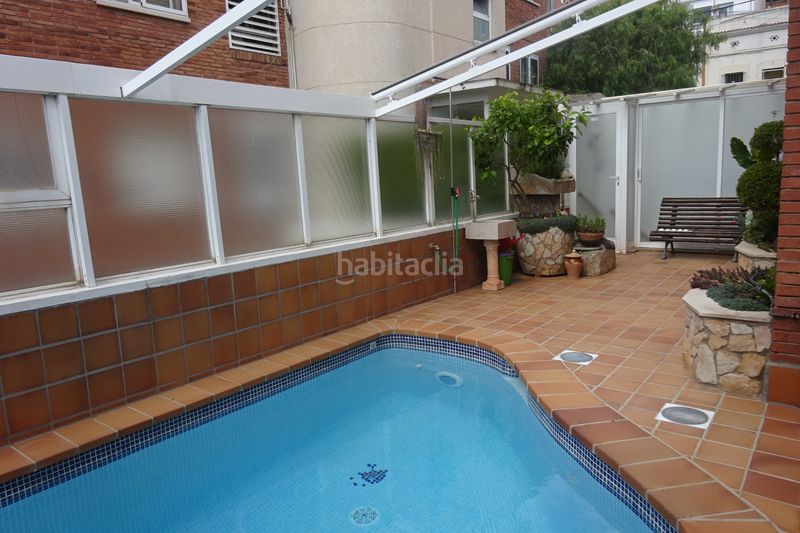 Foto 5b24fcb7-a9e0-4593-925a-ea2cd851320b. Casa adossada amb xemeneia calefacció aparcament piscina a Barcelona