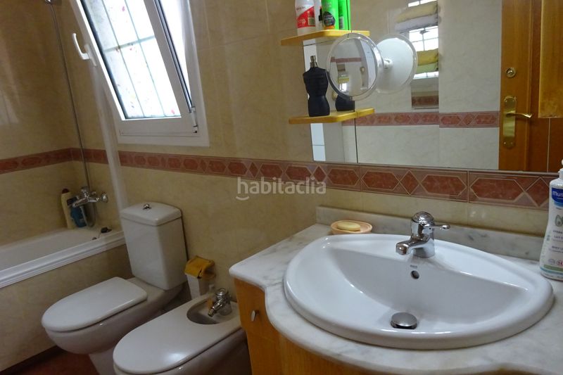 Foto 8759ac99-1619-419e-864e-0168091dc7c0. Casa adossada amb xemeneia calefacció aparcament piscina a Barcelona