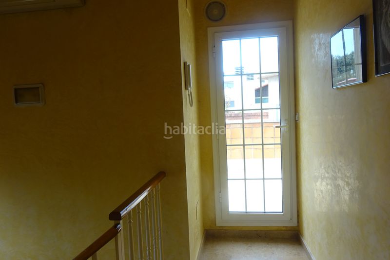 Foto c3cd0042-231c-4109-b534-17abba53b591. Casa adossada amb xemeneia calefacció aparcament piscina a Barcelona