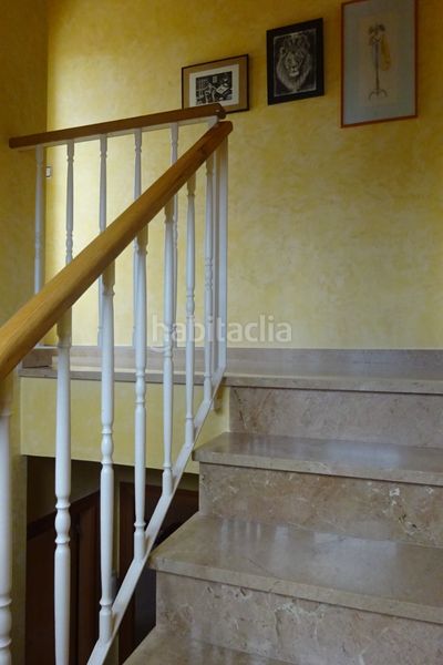 Foto dc7013fc-56a2-4fa1-a830-0012fa8fa5fe. Casa adossada amb xemeneia calefacció aparcament piscina a Barcelona