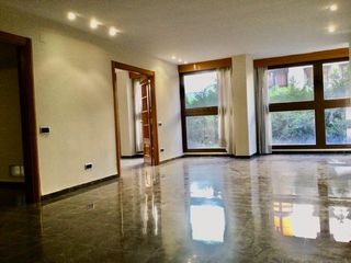 Piso  Calle coln. Piso con 5 habitaciones con ascensor, parking, calefaccin y air