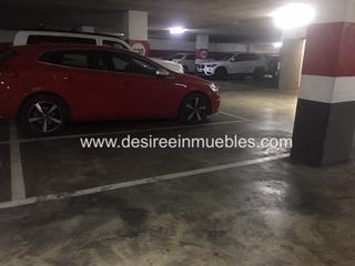 Aparcament cotxe  Carrer de don juan de austria. Plaza de garaje para coche grande en parking vigilado 24 horas,