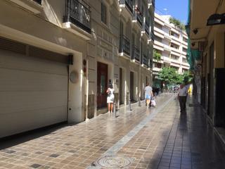Local Comercial  Carrer de l'ambaixador vich. Embajador