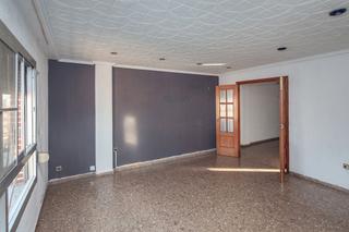 Pis a Carrer miguel hernández 20. Tavernes blanques